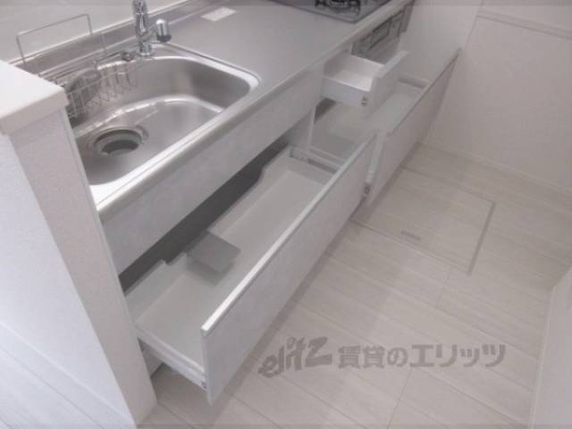 キッチン　下部収納