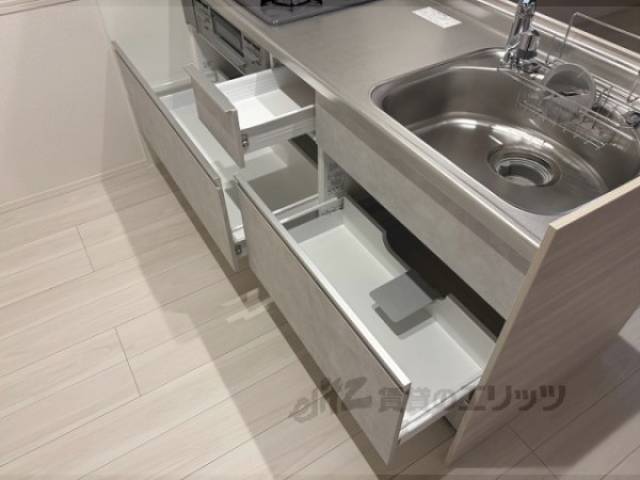 キッチン　下部収納