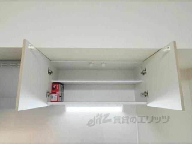 キッチン　上部収納