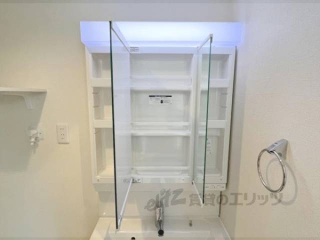 洗面所　上部収納