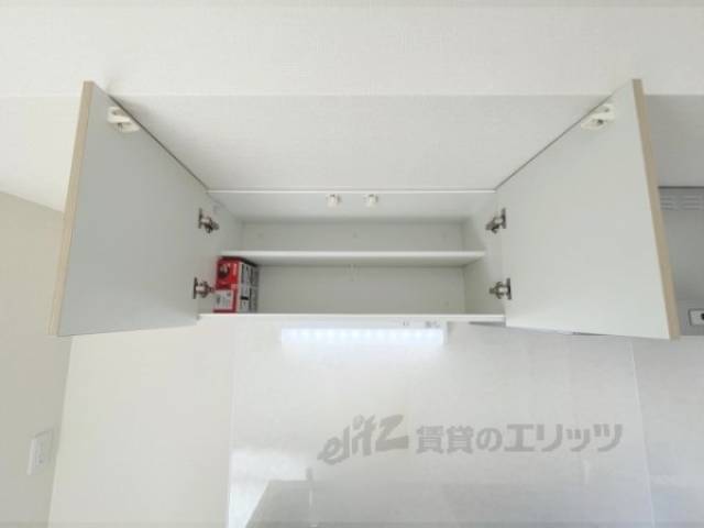 キッチン　上部収納