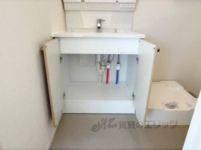 洗面所　下部収納