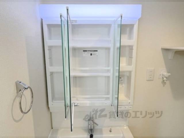 洗面所　上部収納