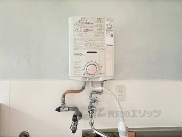 キッチン　瞬間湯沸かし器