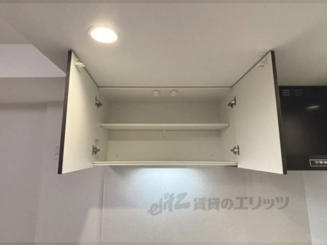 キッチン　上部収納