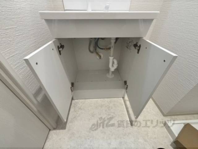 洗面所　下部収納