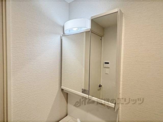 洗面所　上部収納
