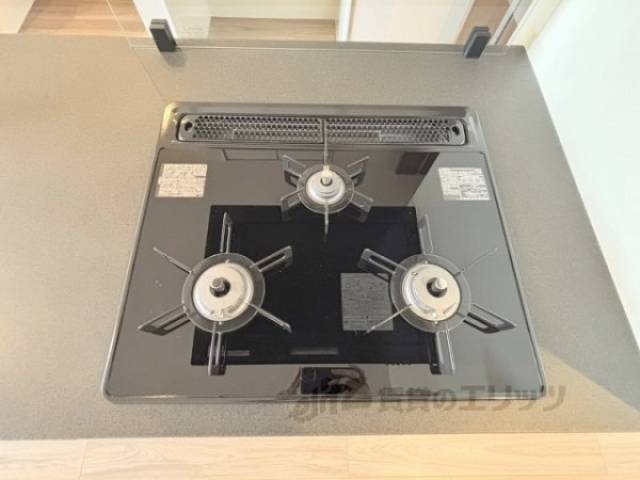 キッチン　3口コンロ