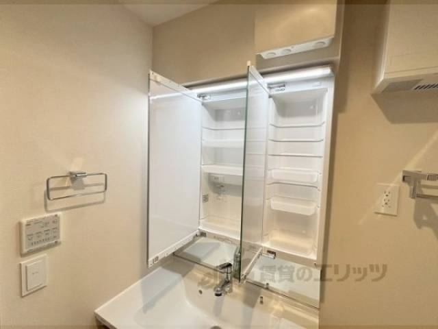 洗面所　上部収納