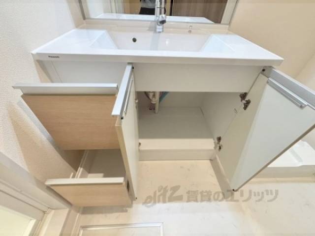 洗面所　下部収納