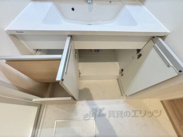 洗面所　下部収納