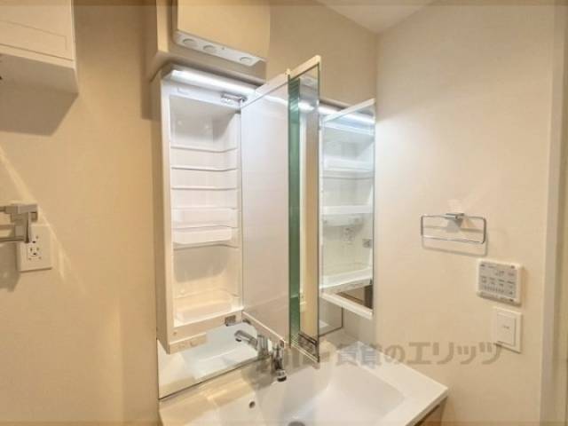 洗面所　上部収納