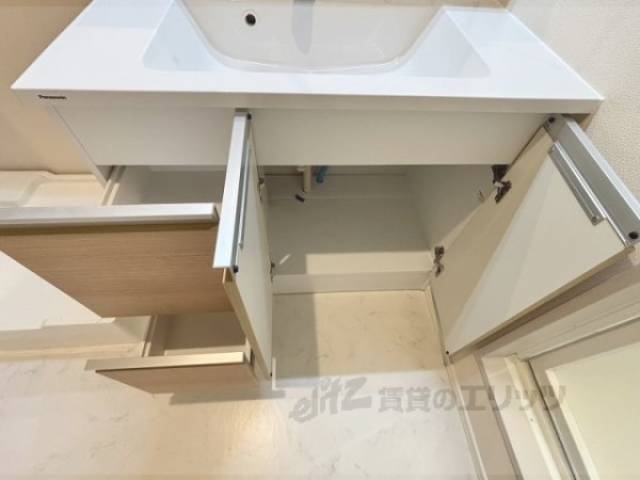 洗面所　下部収納