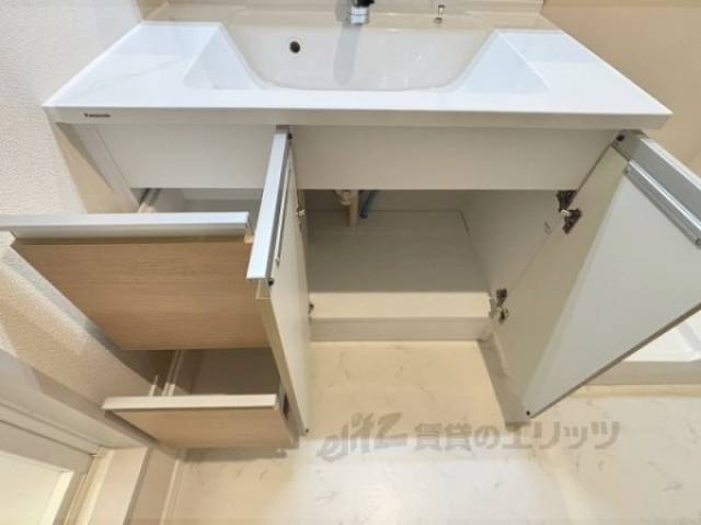 洗面所　下部収納