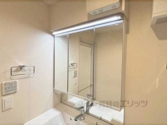 洗面所　上部収納