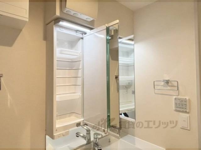 洗面所　上部収納