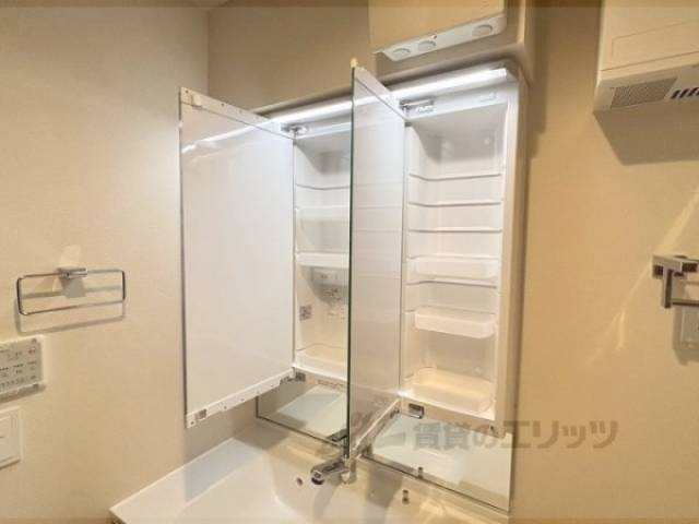 洗面所　上部収納