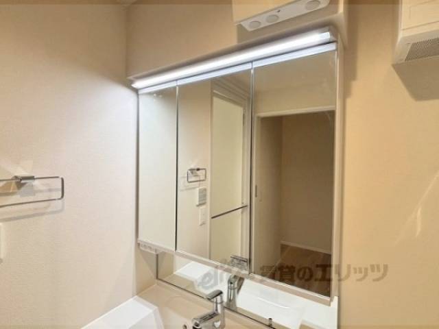 洗面所　上部収納