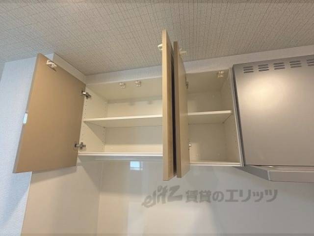キッチン　上部収納
