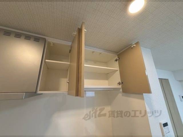 キッチン　上部収納