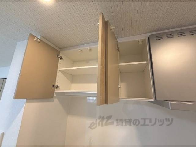 キッチン　上部収納