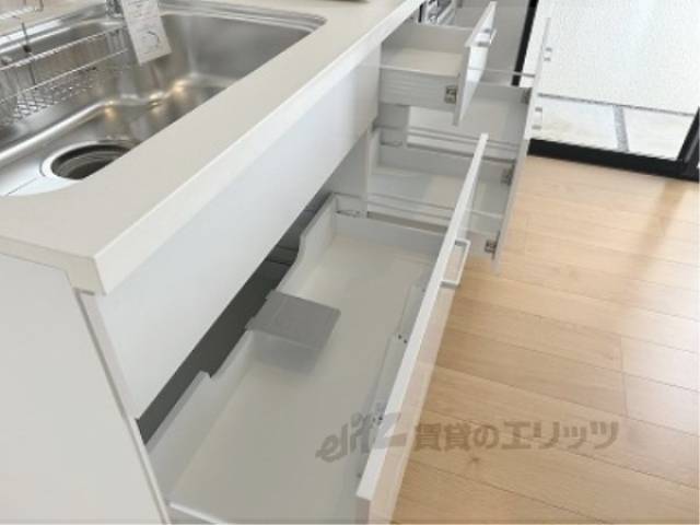 キッチン　下部収納