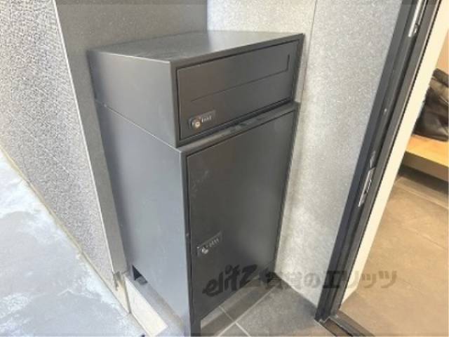 玄関　宅配ボックス