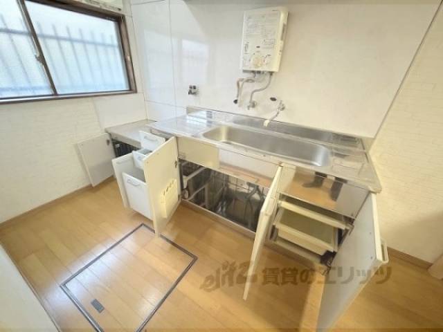 キッチン　キッチン下部収納