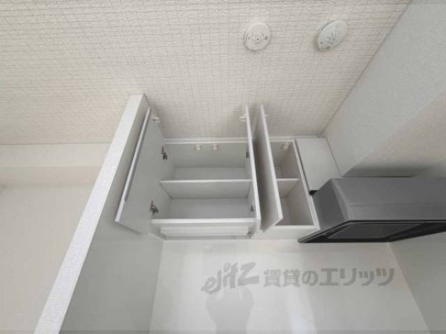 キッチン　上部収納