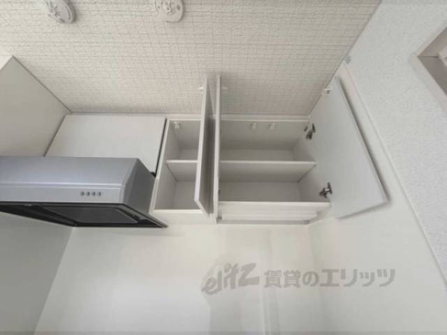 キッチン　上部収納