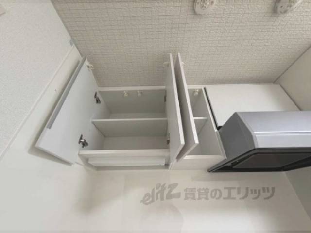 キッチン　上部収納
