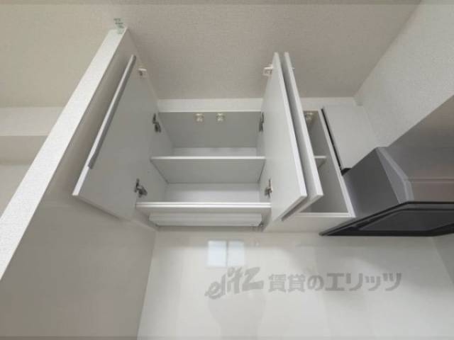 キッチン　上部収納