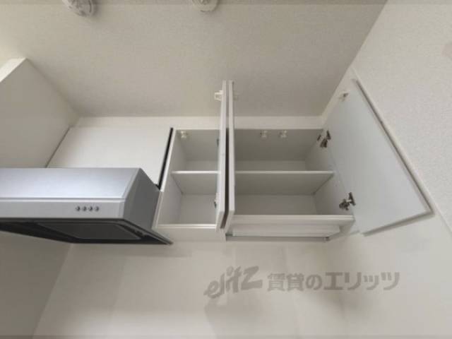 キッチン　上部収納
