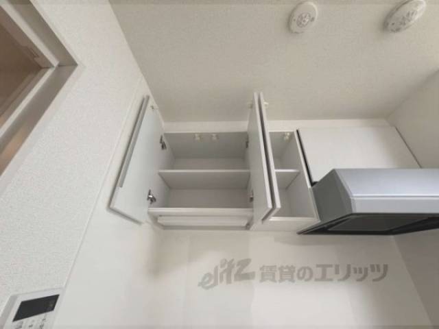 キッチン　上部収納
