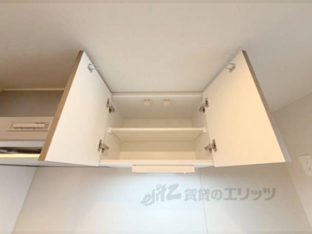 キッチン　上部収納