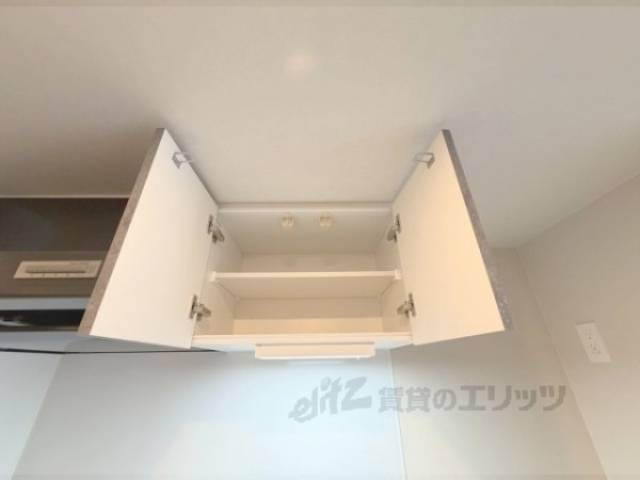 キッチン　上部収納