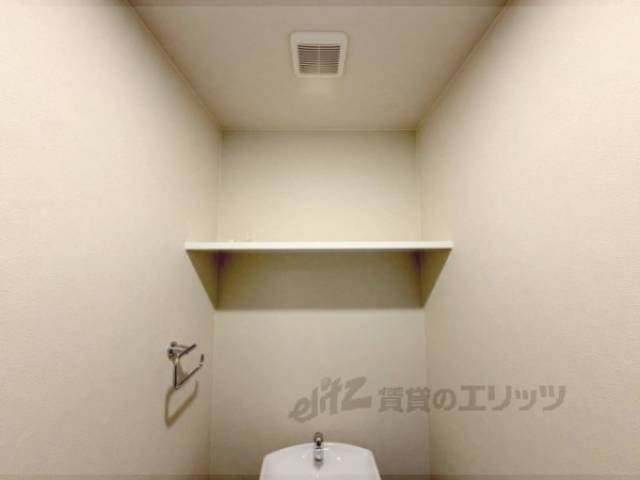 トイレ　上部収納