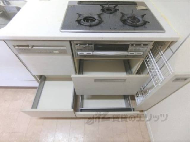 キッチン　収納