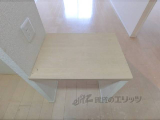 キッチン　カウンターテーブル