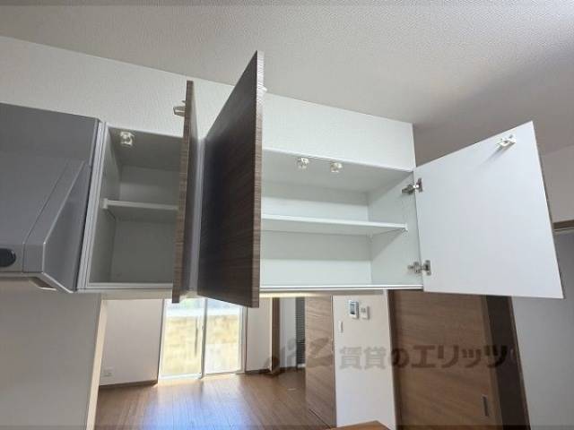 キッチン　上部収納