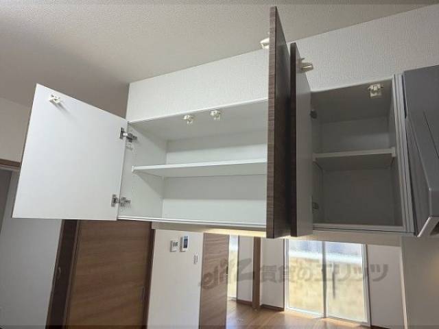 キッチン　上部収納