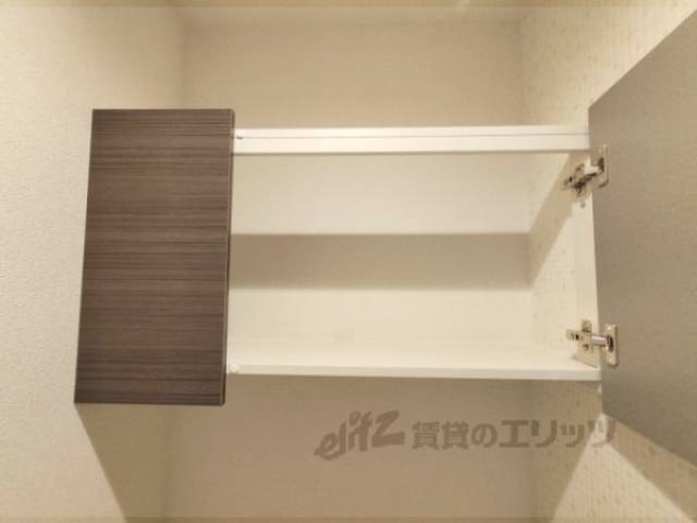 トイレ　棚