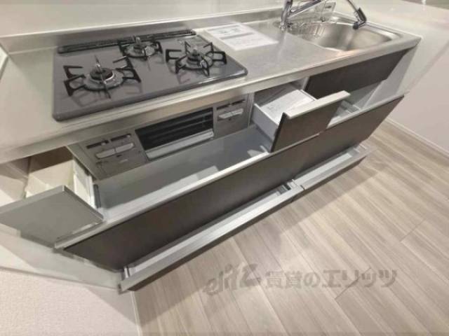 キッチン　下部収納