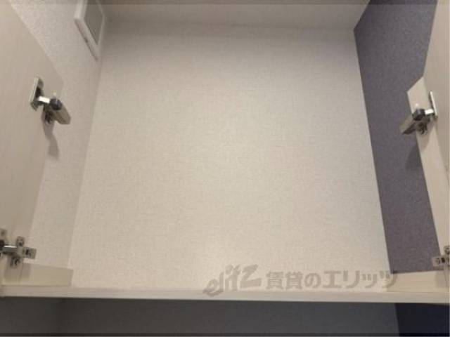 トイレ　トイレ上収納