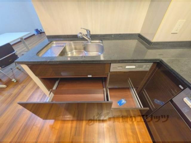 キッチン　収納