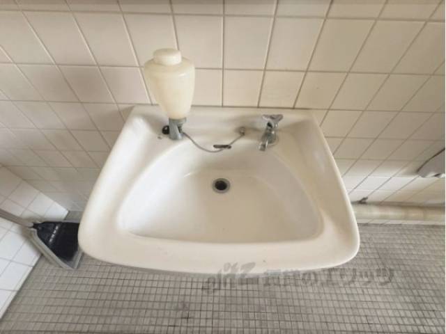 トイレ　共用洗面所