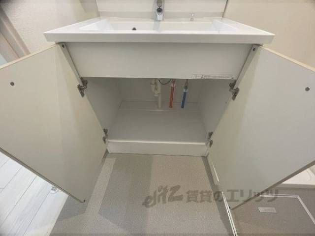 洗面所　下部収納
