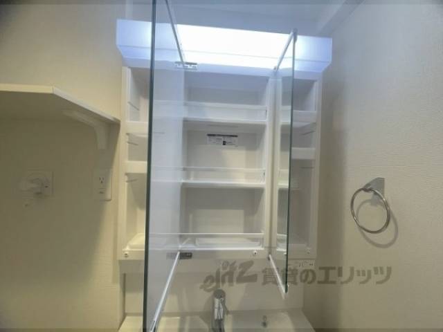 洗面所　上部収納