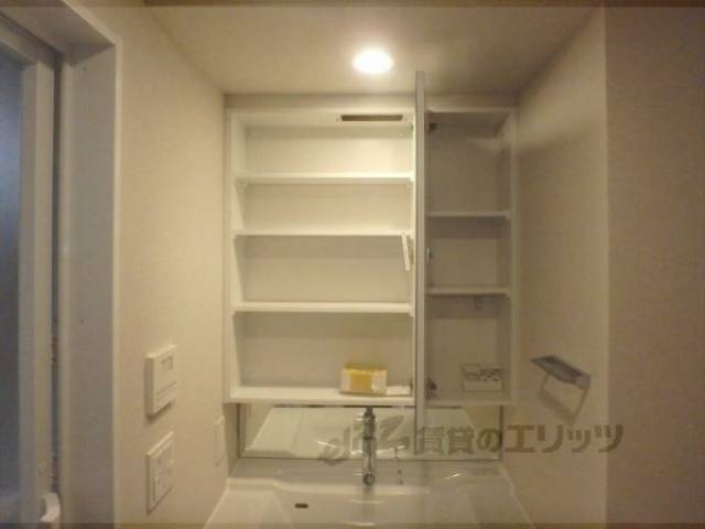 洗面所　収納上部