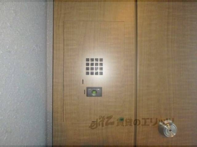 玄関　インターホン